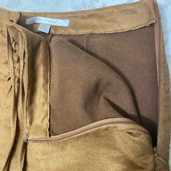 Lauren Conrad Faux Suede skirt size 2 - Picture 3 of 9